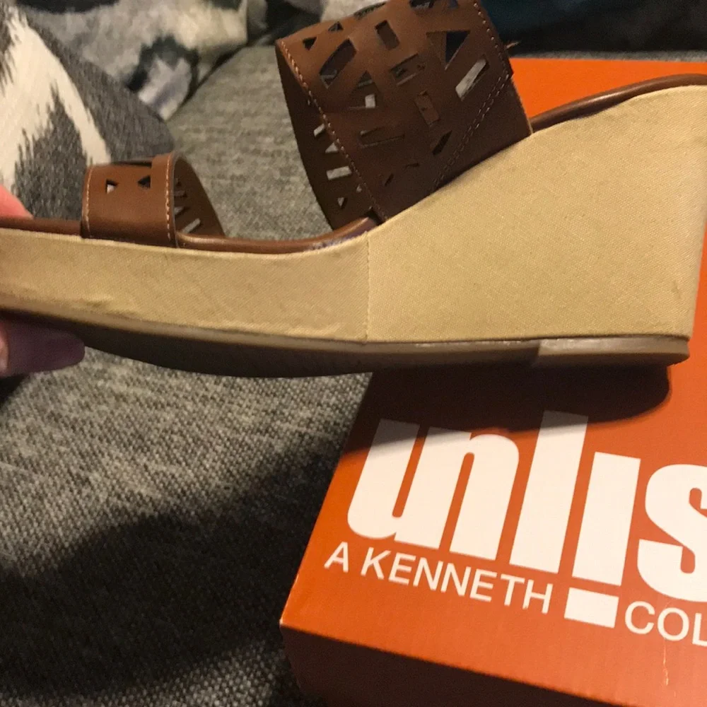 NWT Kenneth Cole Unlisted Women’s Wedge Sandals